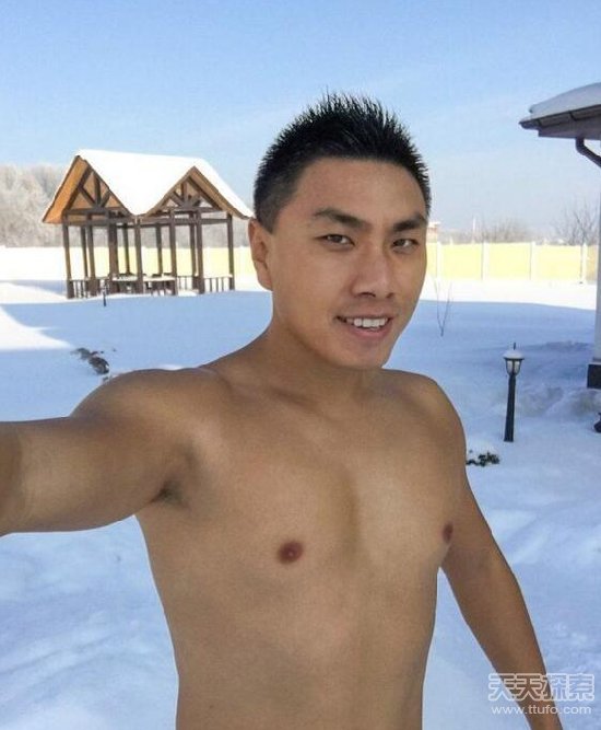 外国丈母娘送中国小伙礼物打开后让人脸红