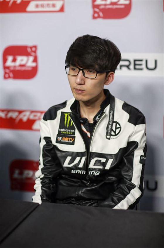 LPL比赛Easyhoon打辅助?隔壁LCK赛区都震惊