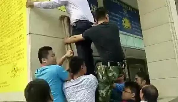 海口一物业公司未合法取得物业管理权阻止新物