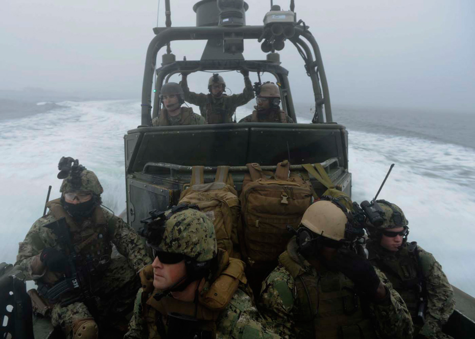 美国海军江河特种作战部队在佛州进行军事演习。