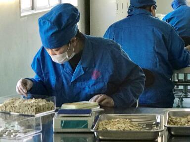 仔细检查药品质量