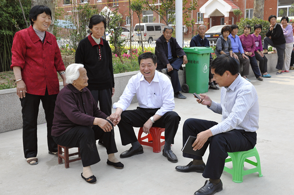 全国人大代表,河南省辉县市南李庄村党支部书记 范海涛