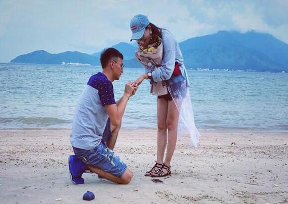 奥运冠军陈定七夕领证 娇妻美爆了