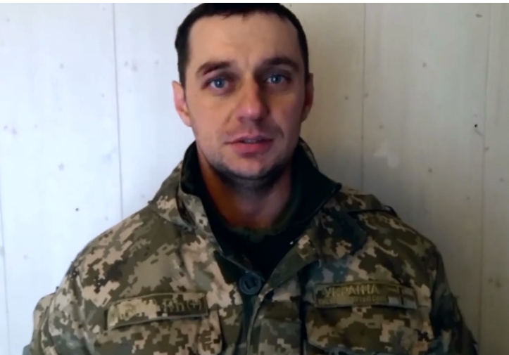 国际 正文 来源:塔斯社发布的乌克兰军队调查视频(乌海军士兵:谢尔盖
