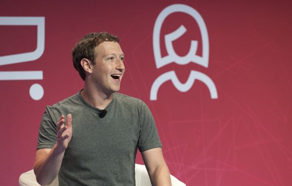 脸书变脸模仿微信 美媒:扎克伯格没优势