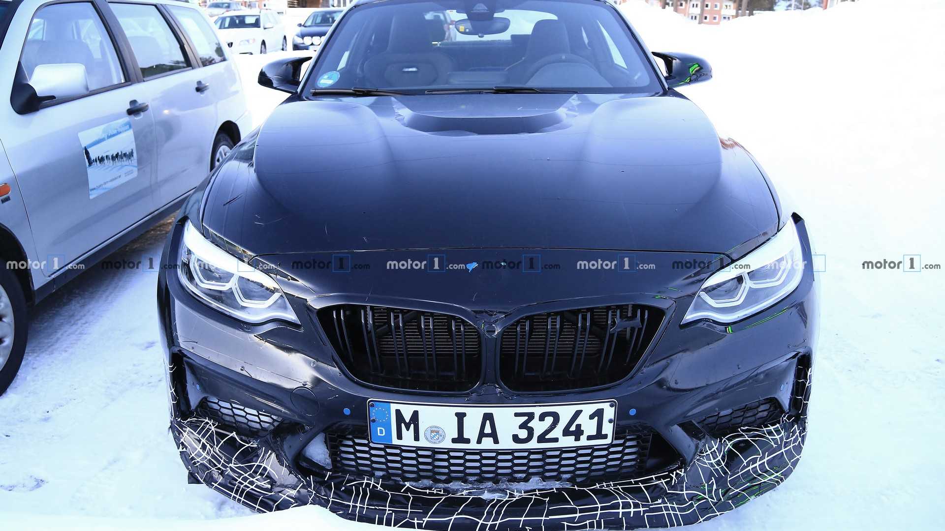 曝BMW M2 CS近距离谍照 预计下半年亮相