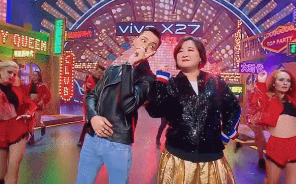 陈伟霆贾玲同台飙舞这是贾玲第一次在这档综艺节目中秀舞蹈,和陈伟霆