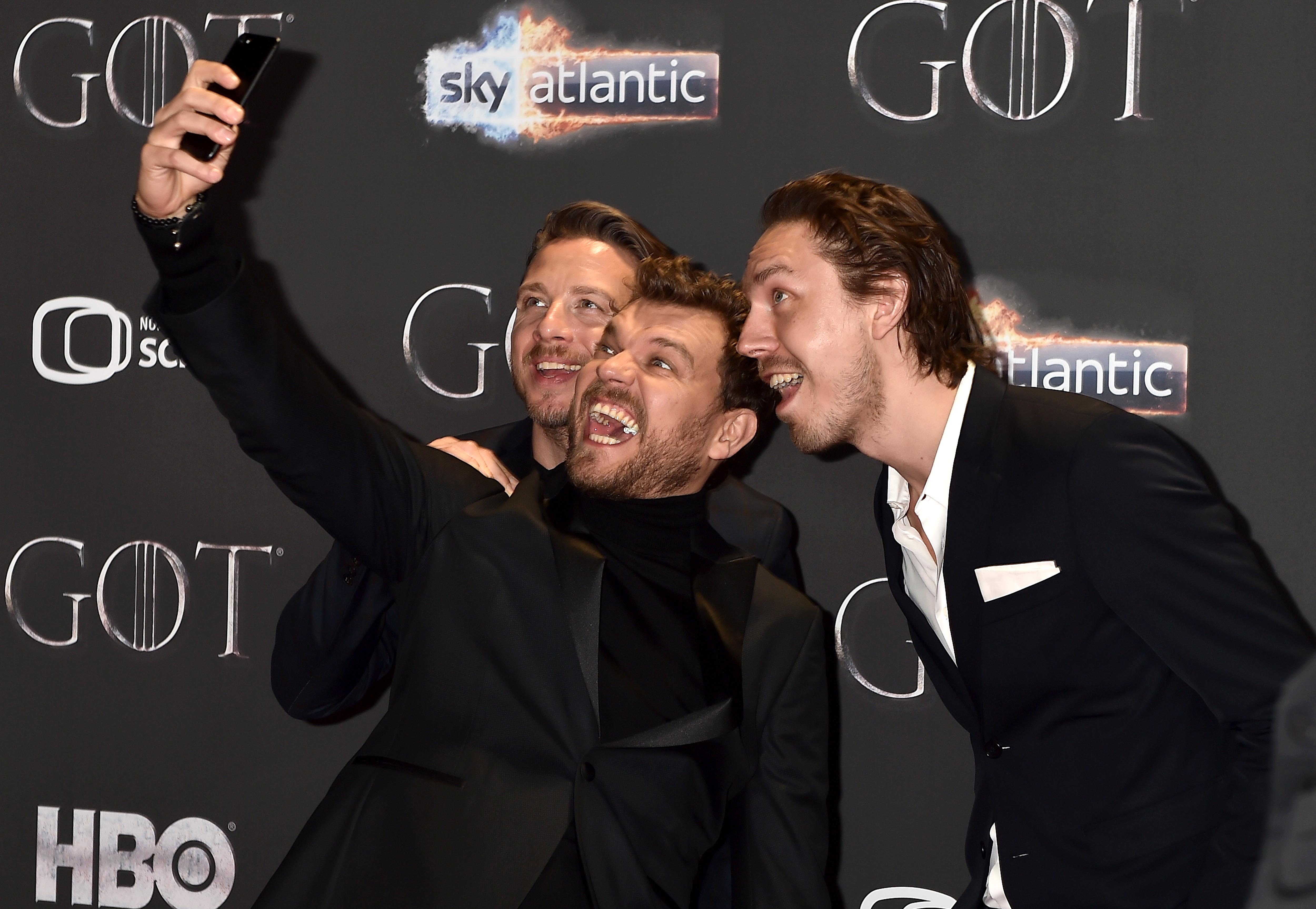 权力的游戏》重磅回归三傻二丫雪诺齐聚首映礼_凤凰网娱乐_凤凰网, image size:5000x3455