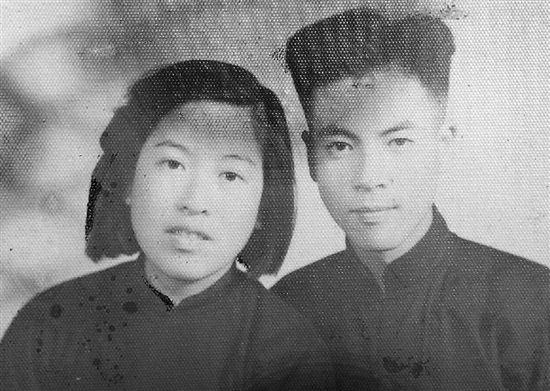 70岁老夫妻全裸照引300万人热议:“老太婆,你比年轻时还要动人”
