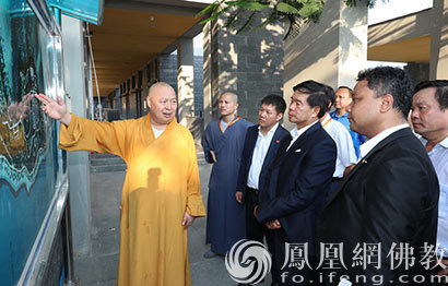 代表团参访南海佛学院（图片来源：凤凰网佛教 摄影：深圳弘法寺）