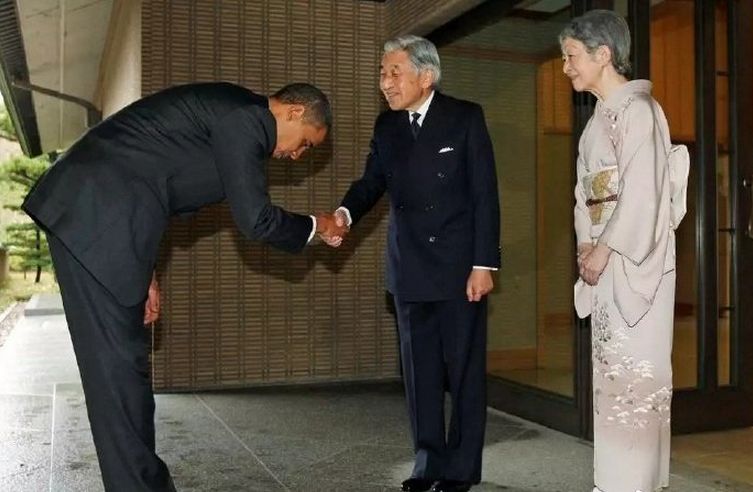 奥巴马会见日本明仁天皇夫妇特朗普会见日本明仁天皇夫妇emmm.