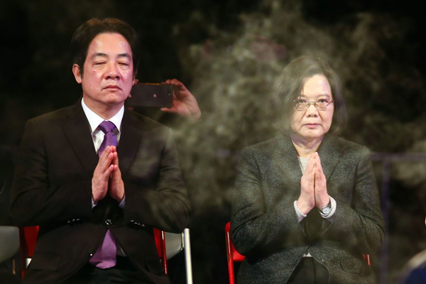 台学者：那些支持蔡英文的人 正被“温水煮青蛙”