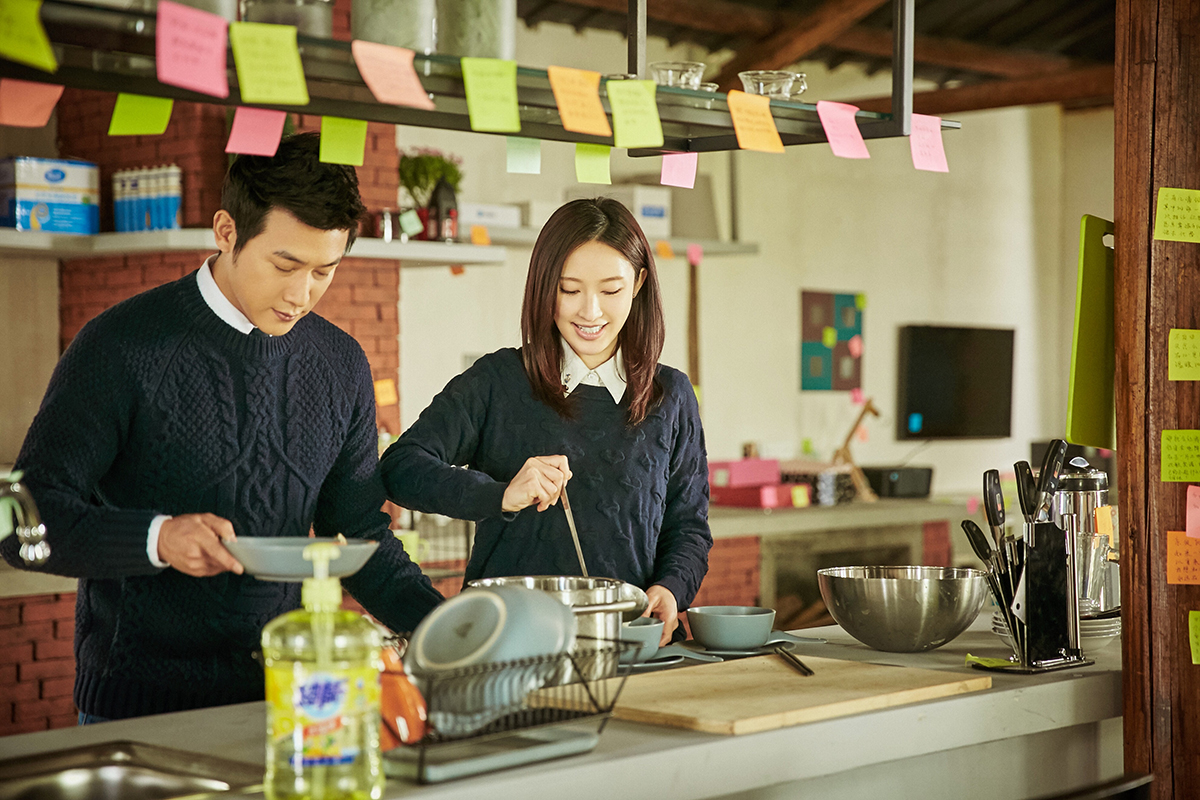 《致单身男女》花絮 陆毅魔性笑声"哈哈哈"停不下来_手机凤凰网