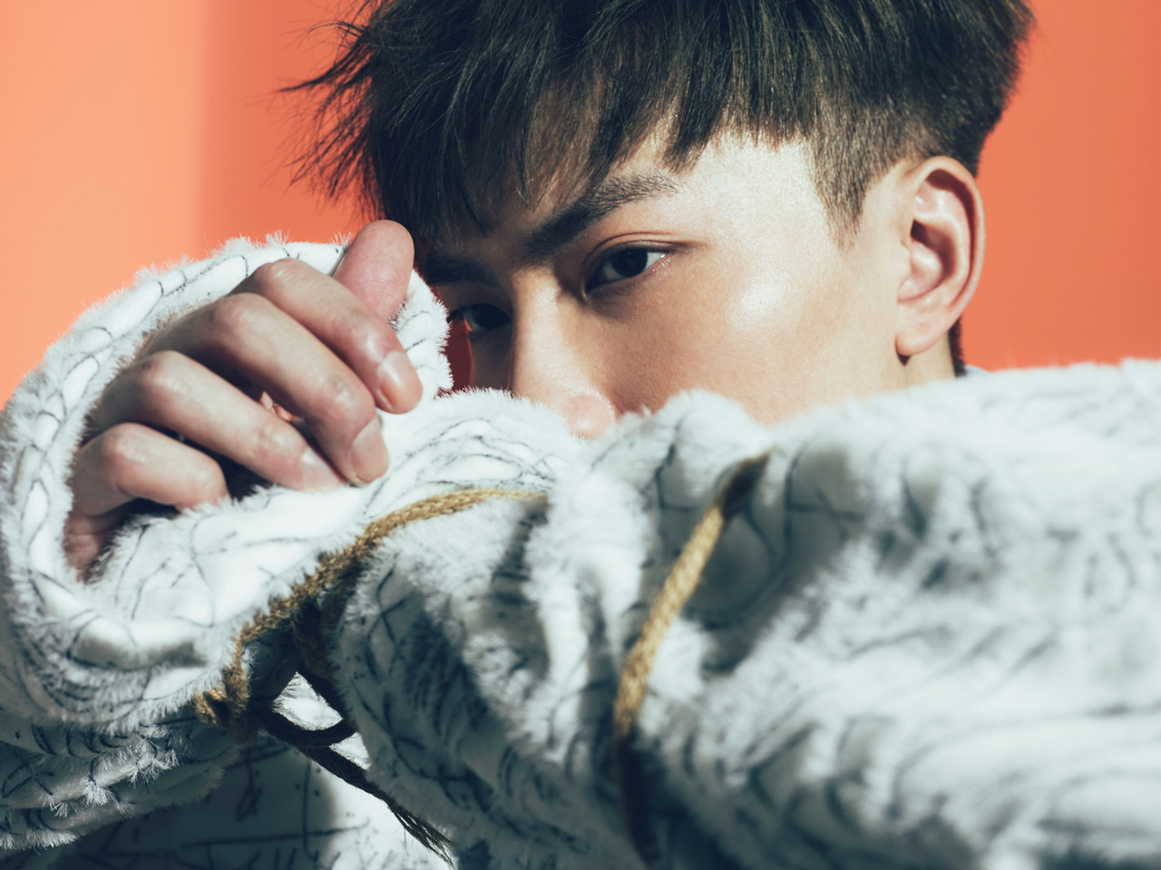 罗力威推全新专辑《the frame》 艺术与时尚感并重