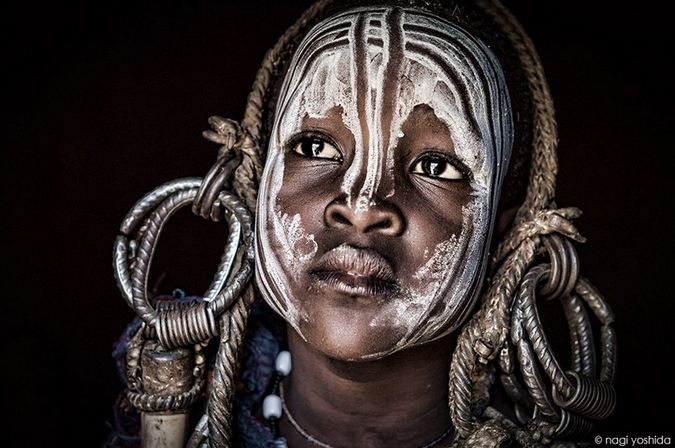 日本美女摄影师来到非洲部"全裸"拍摄!