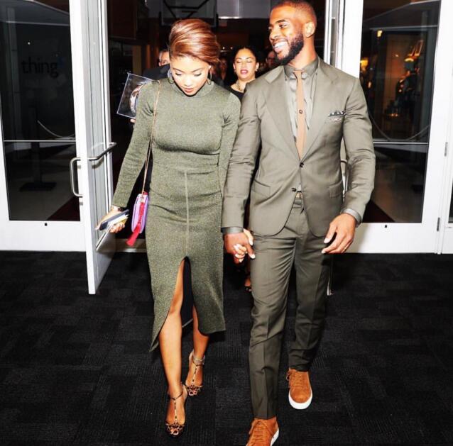 保罗晒与妻子幸福合照