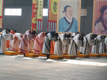 复旦教授回应"儒学庸俗化"批评 制度不在文化犹存