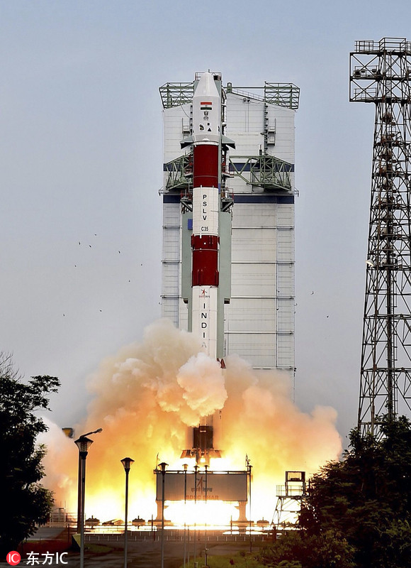印度发射一箭8星成功送入两个不同太空轨道