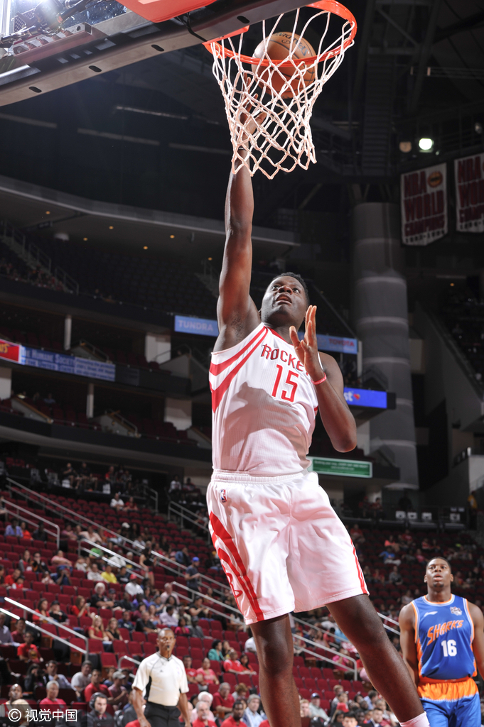 卡佩拉单臂扣篮