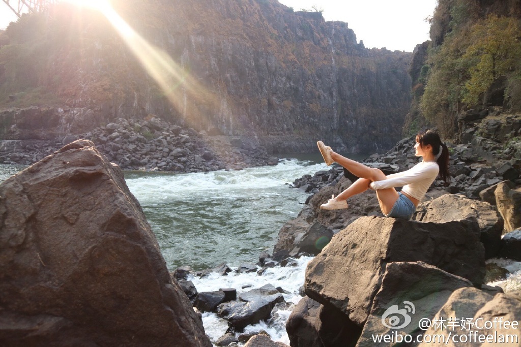 "厕所门"女星爱上健身 变运动达人