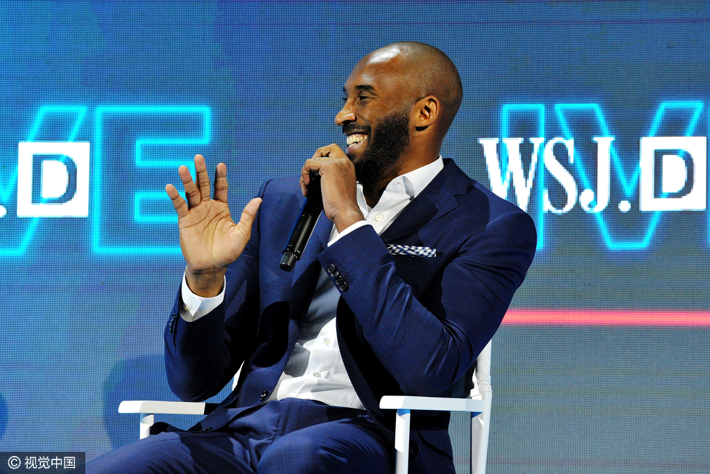 科比出席活动同超模自拍