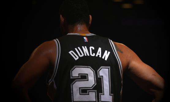 邓肯21号球衣退役4,马刺将退役邓肯21号球衣马刺官网报道,球队正式