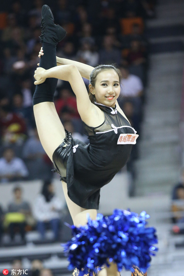 cba宝贝阳光靓丽屡秀高难度舞姿