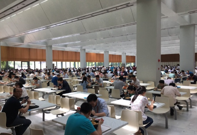 探访华为上海研究所食堂,美食遍布,琳琅满目
