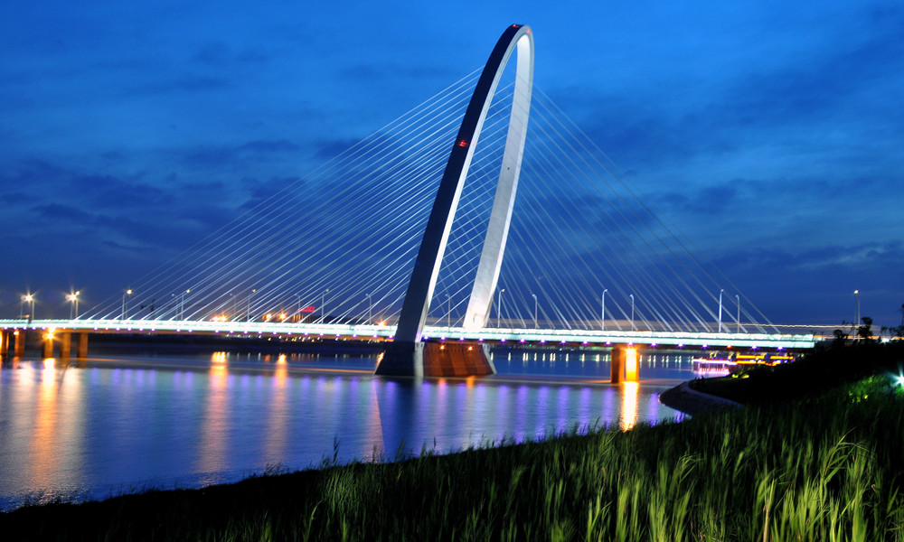 西安文艺路二胡琴行 西安文艺路柏斯琴行