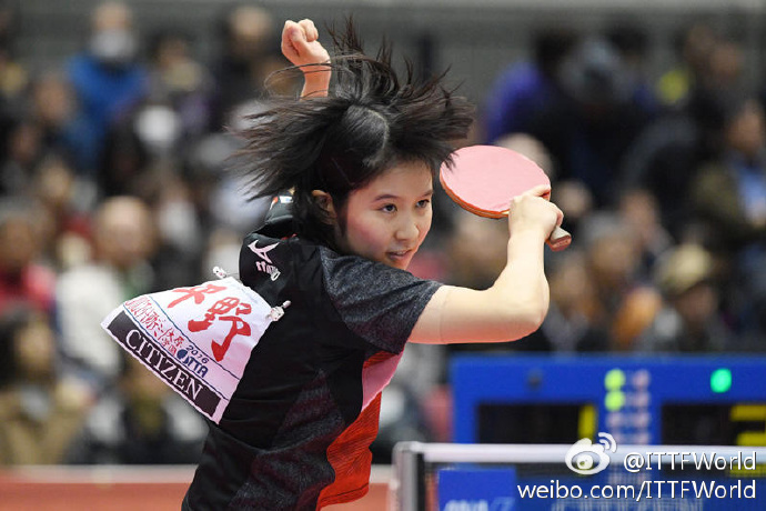 年10月9日,平野美宇在世界杯一系列比赛中,过关斩将,爆冷击败冯天薇