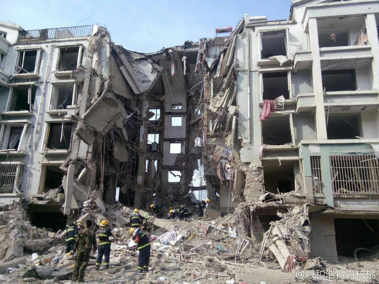大楼爆炸图片