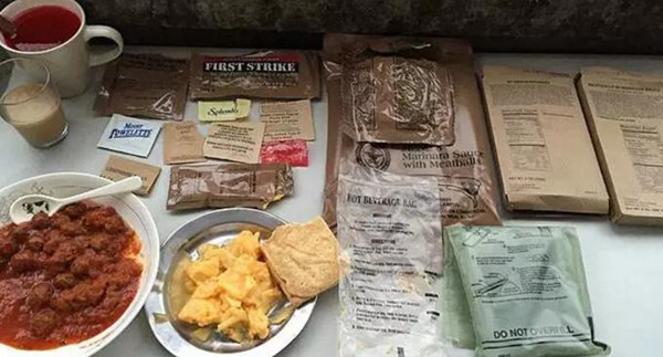 大陆二战期间,美军的野战口粮就被各国军人羡慕,嘴里嚼着口香糖,向