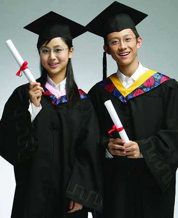 张一山杨紫大学还在同个班级.(资料图)
