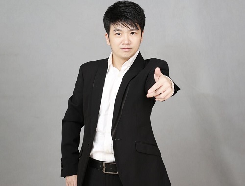 虎牙直播裴小峰520怒买各种情人节皮肤