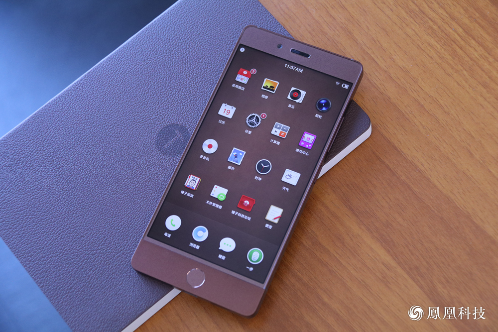 锤子坚果pro巧克力和浅金色图赏