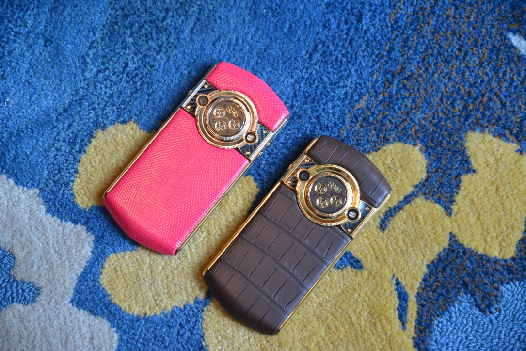 8848私人订制m4手机图赏:最贵25888元