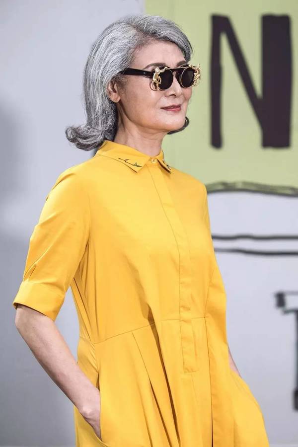 时尚奶奶黄炎贞