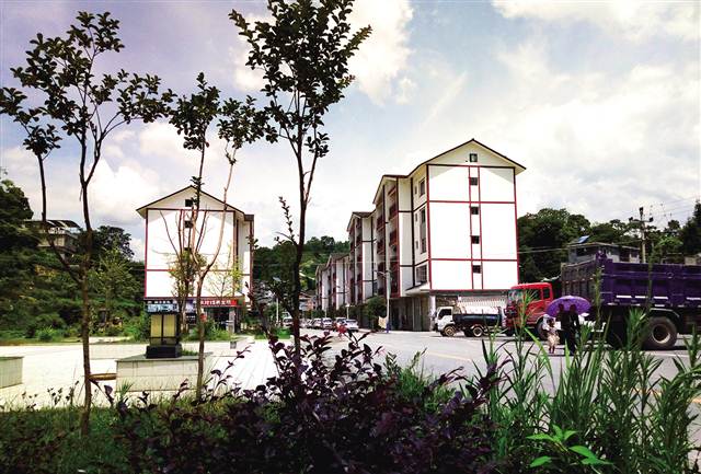 彭水:更加精准有效高质量推进脱贫攻坚