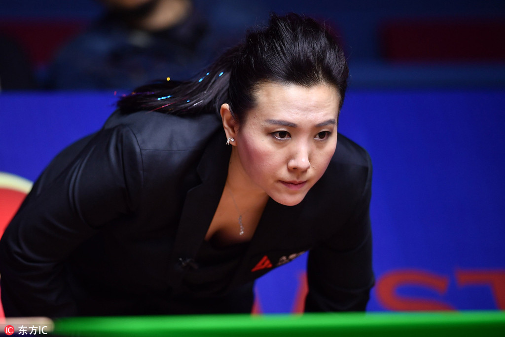 斯诺克上海大师赛 美女裁判抢眼