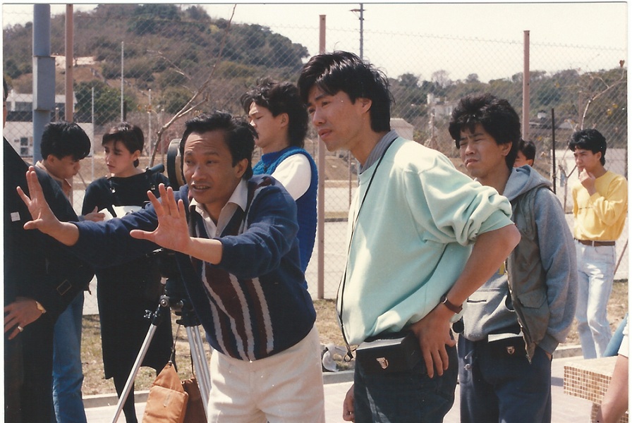 31年前旧照曝光 吴宇森张国荣亲密合影