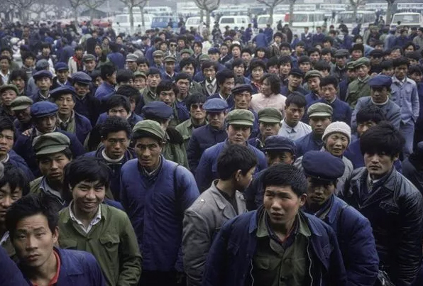 绿皮车,单车,三轮车.老外镜头下的30年前中国