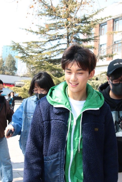 吴磊现身北电艺考四试现场坦言文化课压力大