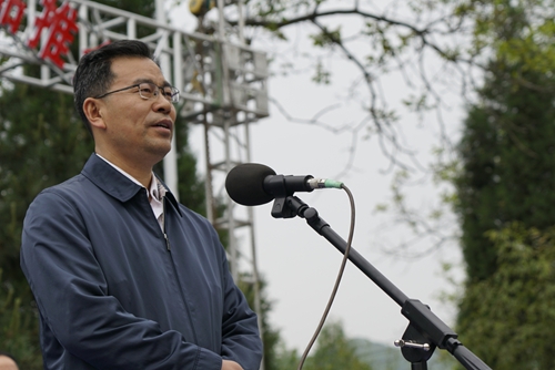 活动中,宝鸡市政府副市长王宁岗致辞;扶风县政府县长齐军建介绍了扶风