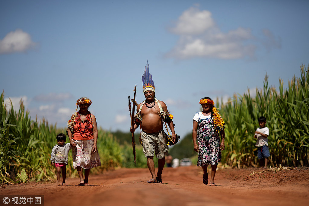 探秘巴西印第安部落 现代文明侵蚀下逐渐同化