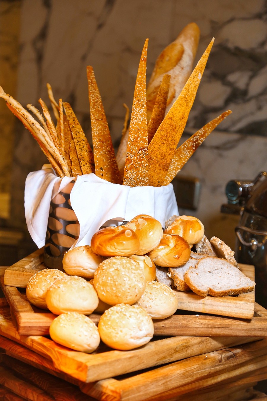 合肥皇冠假日酒店壕奢sundaybrunch高端食材现场烹饪