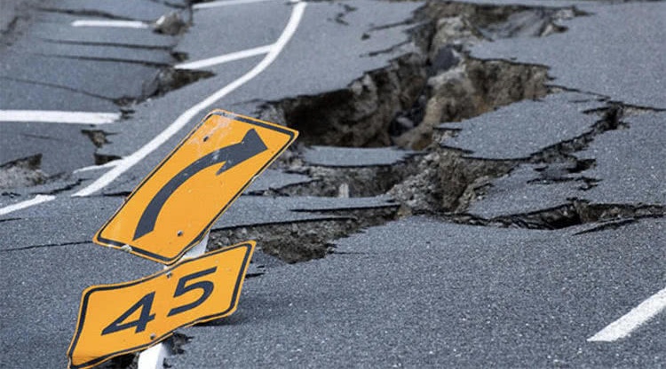 印尼龙目岛再发6.9级地震:地面现巨大裂缝 亚运会暂无影响