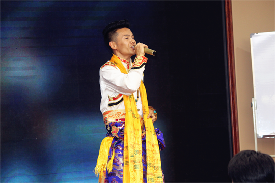 在这个特别的日子里,主办方邀请了2018年度星光大道优秀歌手——七郎