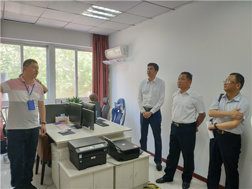 市民政局黨委書記,局長劉軍波,蚌山區區委副書記,區長任生陪同調研.