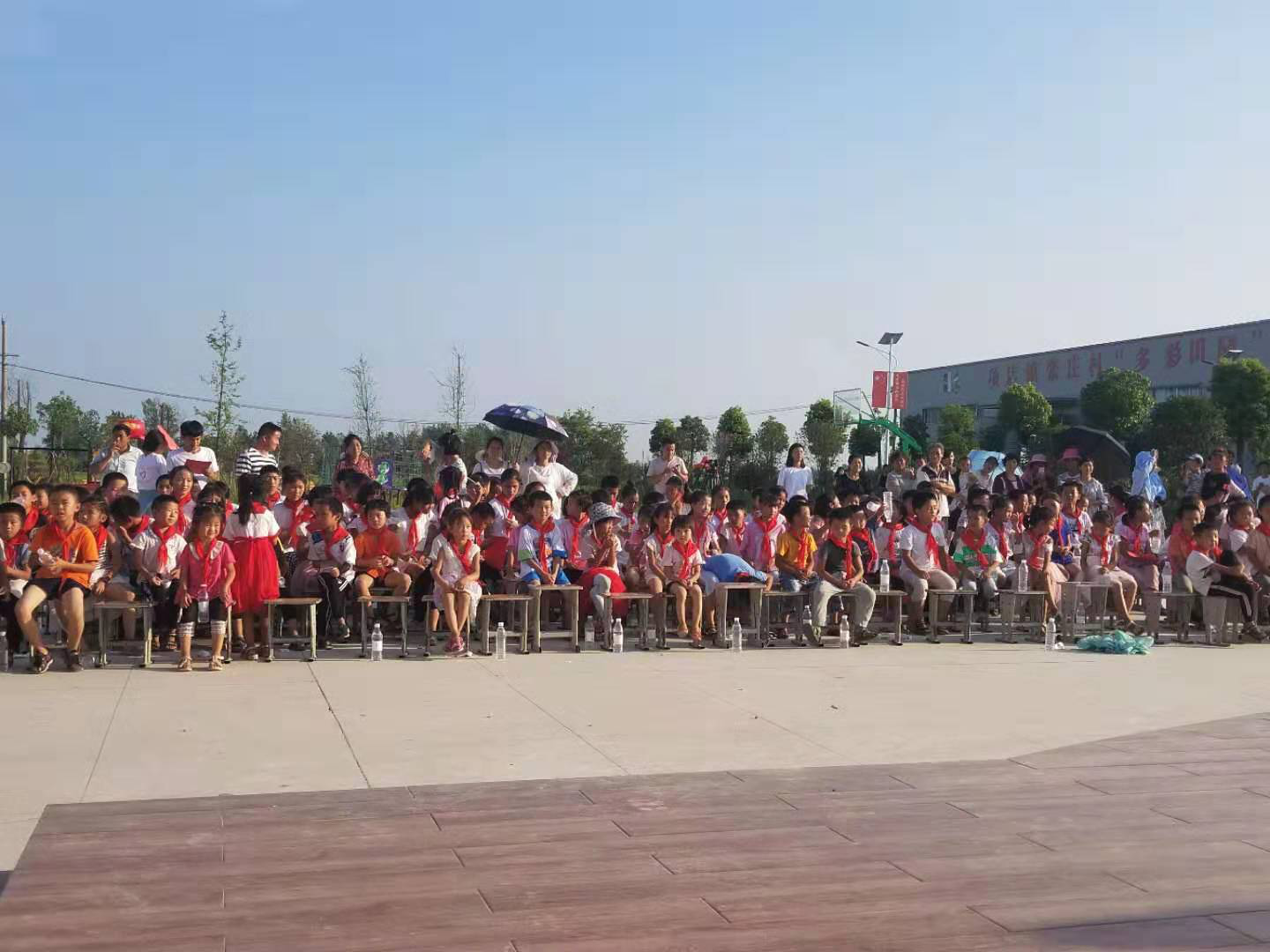 息县项店镇张庄村小学举行唱响祖国筑梦新时代文艺演出