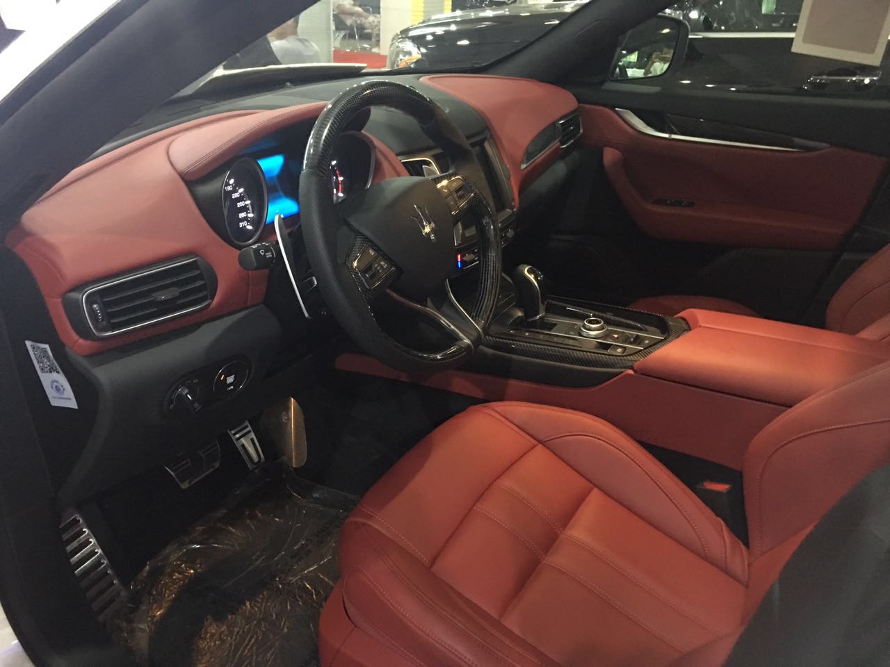 经销商 天津庆祥丰 促销新闻 优惠信息 详细新闻 17款莱万特内饰方面